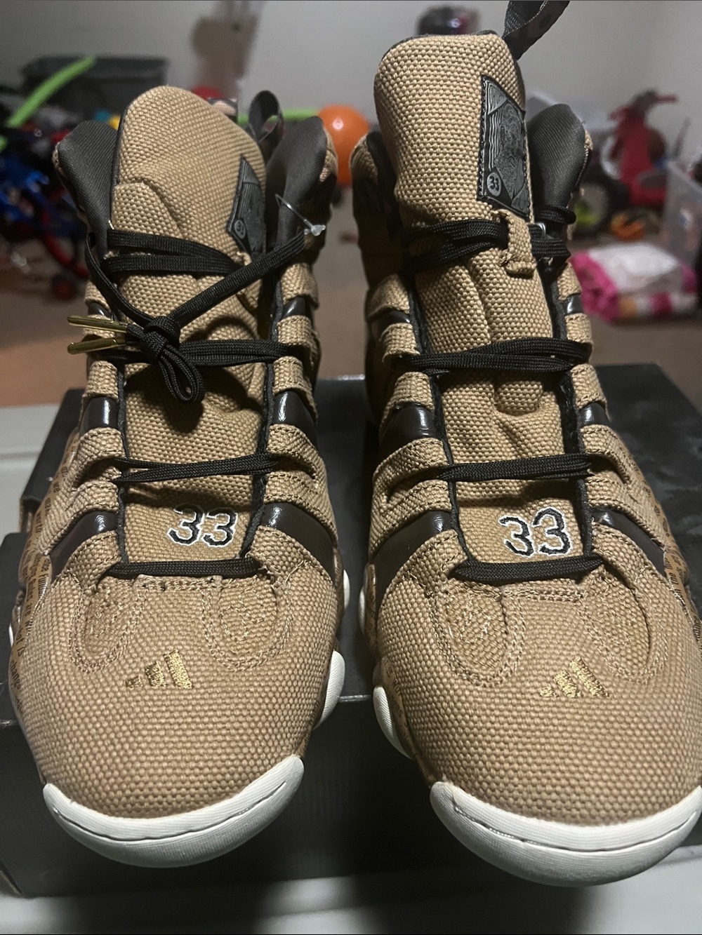 Mens basketball shoes from some of the top 50 - Picture 4 of 7